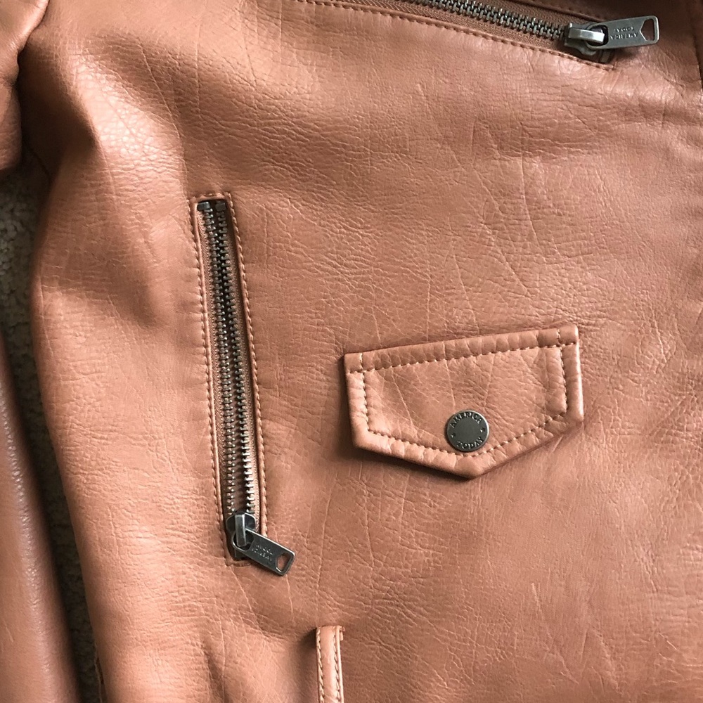 “Leather” jacket😍👱🏼‍♀️ - Picture 4 of 6